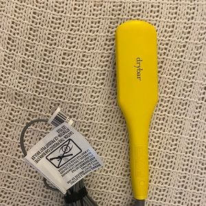 Drybar Brush Crush Heated Straightening Brush